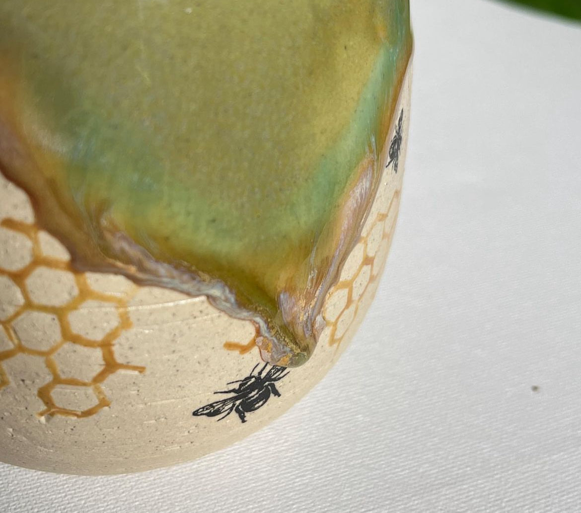 Sea Geeen Bee Mug