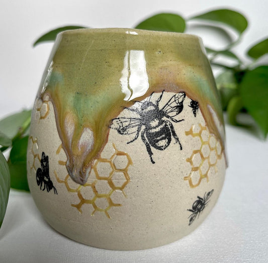 Sea Geeen Bee Mug